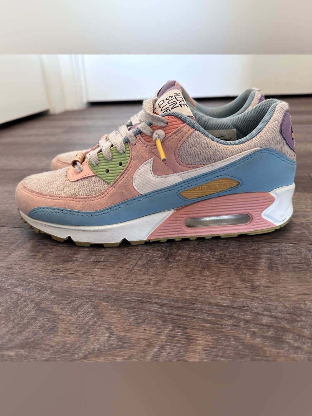 Nike Women’s Air Max 90 SE Sun Club Pastel Multi-Color Sneakers 9.5